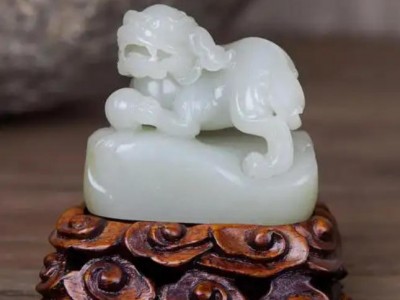 殷小金青白玉籽料《狮戏球》印章